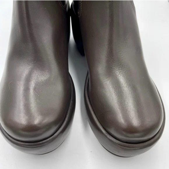 EVERLANE The Puffa Boot - Picture 7 of 16